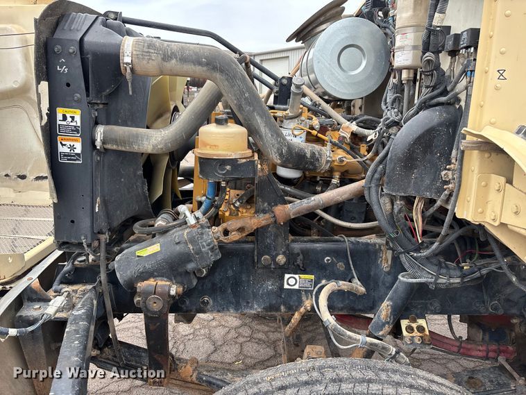 image for item EL2609 2007 Peterbilt 335 water truck
