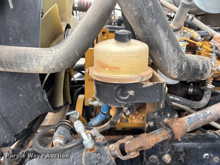 image for item EL2609 2007 Peterbilt 335 water truck