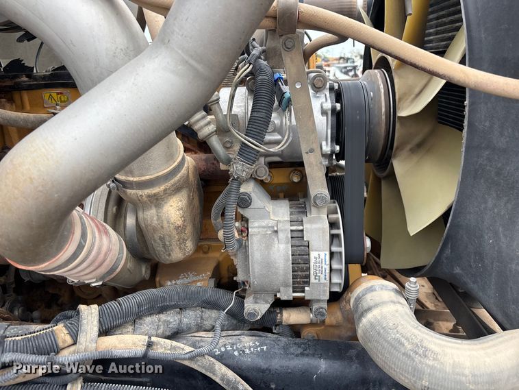 image for item EL2609 2007 Peterbilt 335 water truck