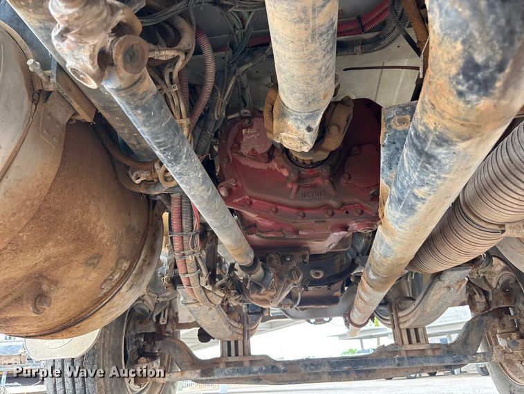 image for item EL2609 2007 Peterbilt 335 water truck