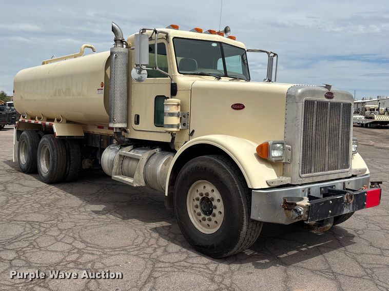 image for item EL2610 2007 Peterbilt 357 water truck