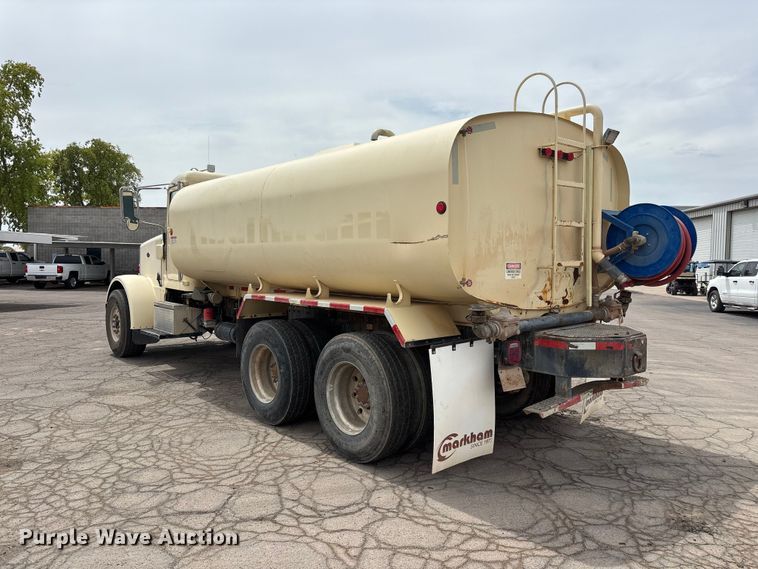 image for item EL2610 2007 Peterbilt 357 water truck