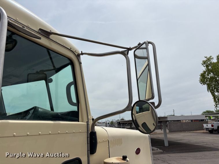 image for item EL2610 2007 Peterbilt 357 water truck