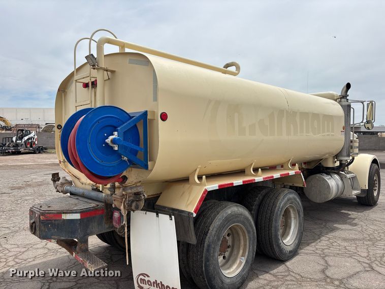 image for item EL2610 2007 Peterbilt 357 water truck