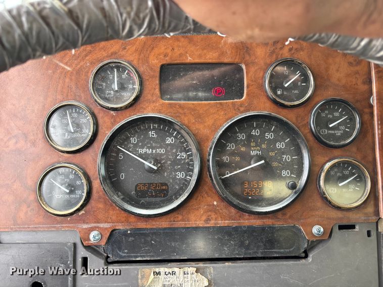 image for item EL2610 2007 Peterbilt 357 water truck