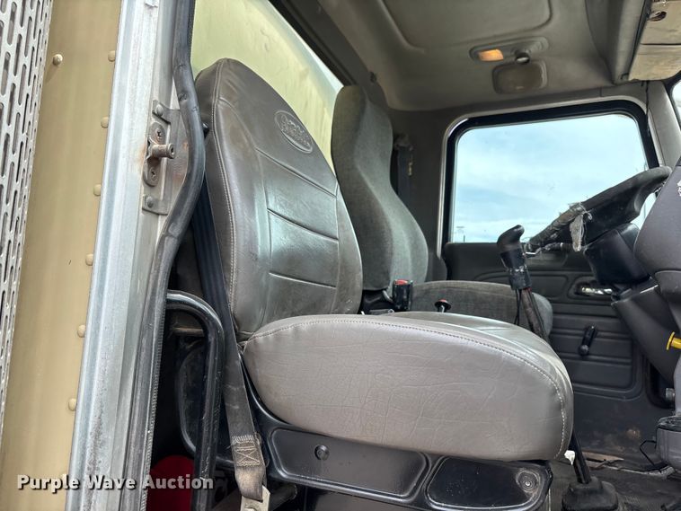 image for item EL2610 2007 Peterbilt 357 water truck