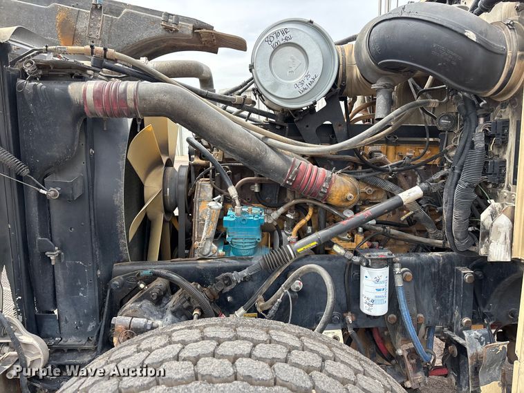 image for item EL2610 2007 Peterbilt 357 water truck