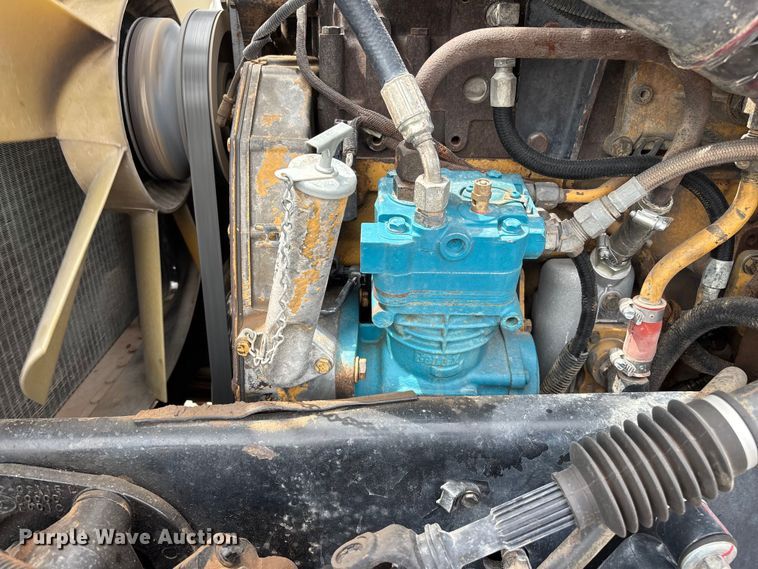 image for item EL2610 2007 Peterbilt 357 water truck