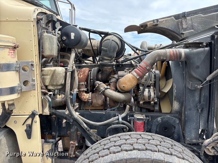 image for item EL2610 2007 Peterbilt 357 water truck