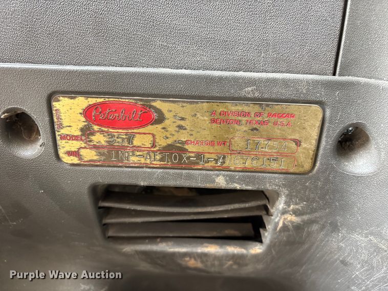 image for item EL2610 2007 Peterbilt 357 water truck