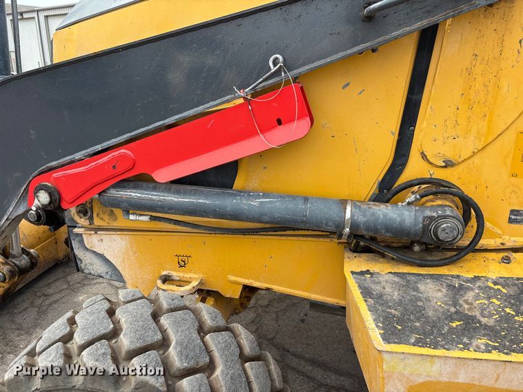 image for item EL2612 2016 John Deere 210LEP landscape tractor
