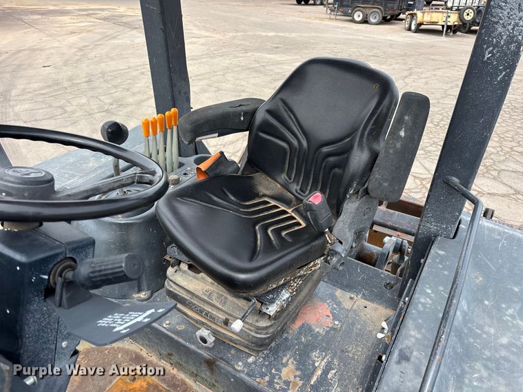 image for item EL2612 2016 John Deere 210LEP landscape tractor