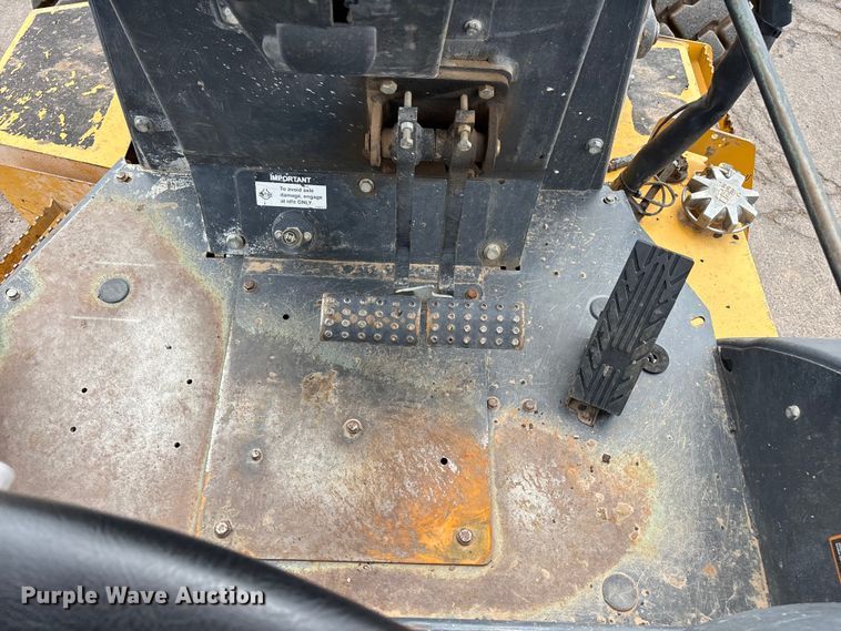 image for item EL2612 2016 John Deere 210LEP landscape tractor