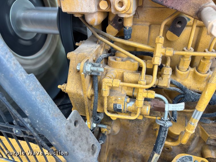 image for item EL2612 2016 John Deere 210LEP landscape tractor