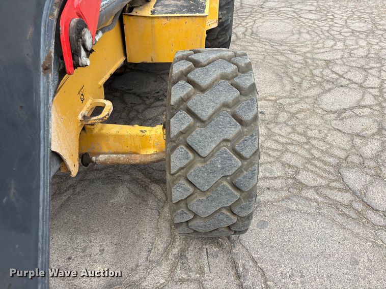image for item EL2612 2016 John Deere 210LEP landscape tractor