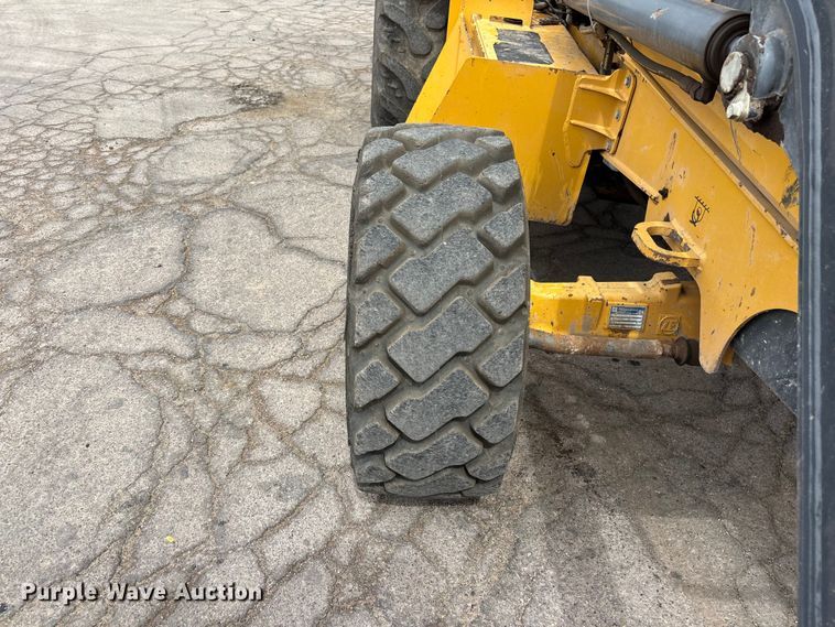 image for item EL2612 2016 John Deere 210LEP landscape tractor