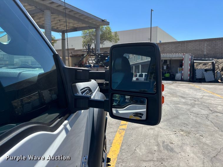 image for item EL2620 2015 Ford F550 Super Duty Crew Cab utility / service truck