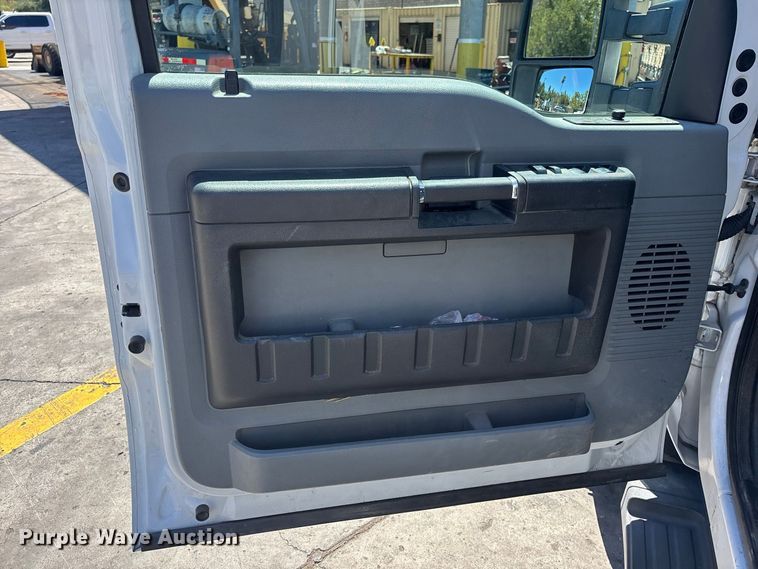 image for item EL2620 2015 Ford F550 Super Duty Crew Cab utility / service truck