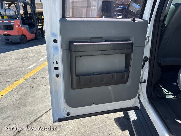 image for item EL2620 2015 Ford F550 Super Duty Crew Cab utility / service truck