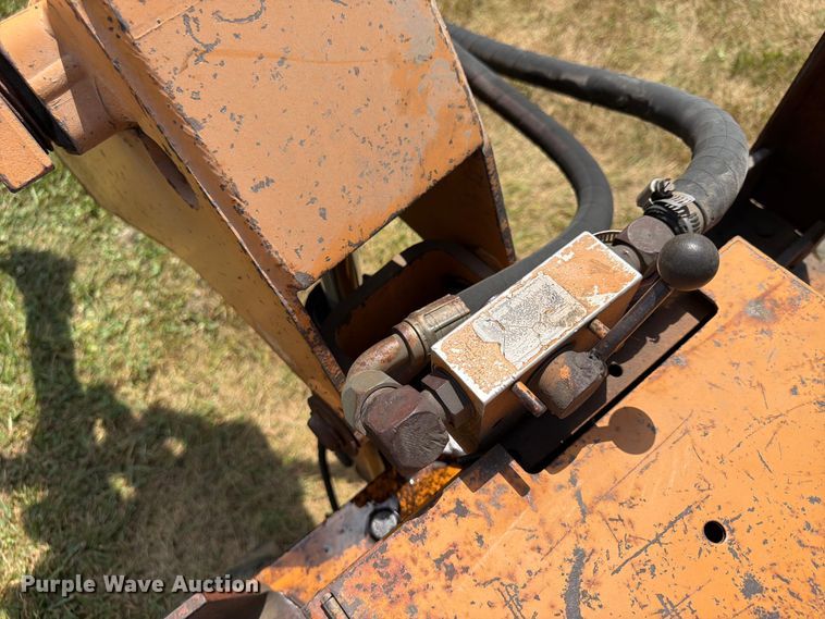 image for item EM2292 1989 Case MAXI Sneaker Series B vibratory cable plow