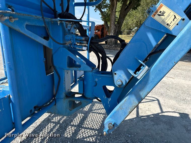 image for item EO4499 2011 Genie Z-45/25J boom lift