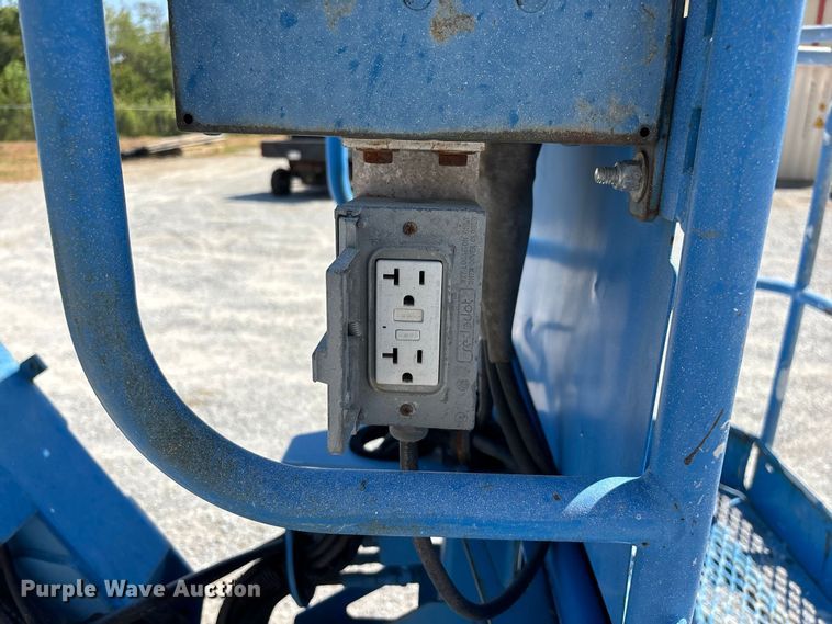 image for item EO4499 2011 Genie Z-45/25J boom lift
