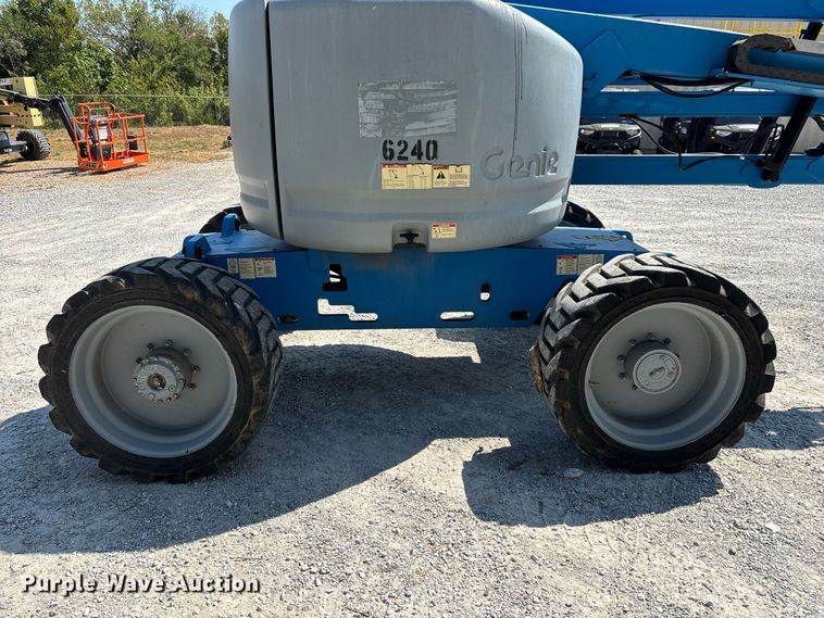 image for item EO4499 2011 Genie Z-45/25J boom lift