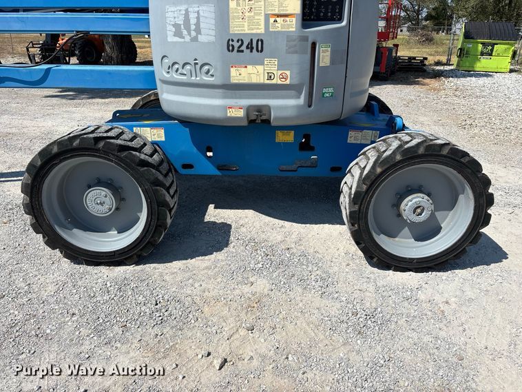 image for item EO4499 2011 Genie Z-45/25J boom lift