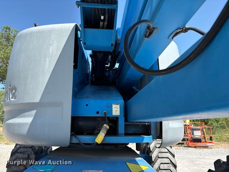 image for item EO4499 2011 Genie Z-45/25J boom lift