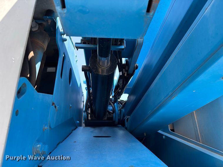 image for item EO4499 2011 Genie Z-45/25J boom lift