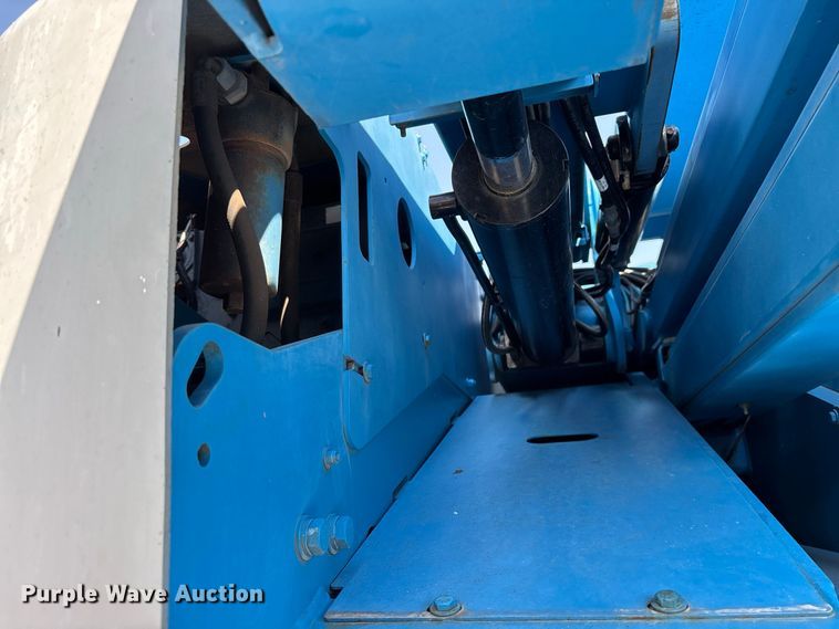 image for item EO4499 2011 Genie Z-45/25J boom lift