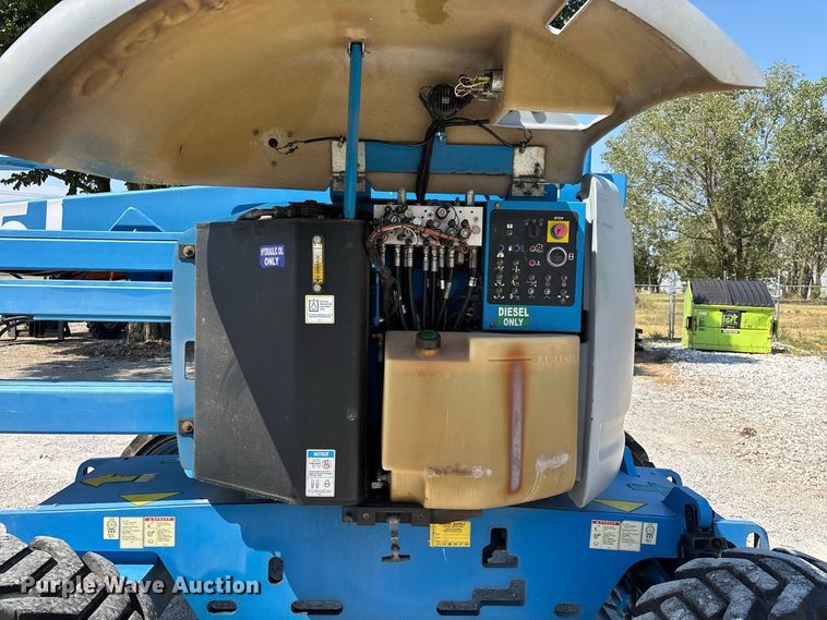image for item EO4499 2011 Genie Z-45/25J boom lift