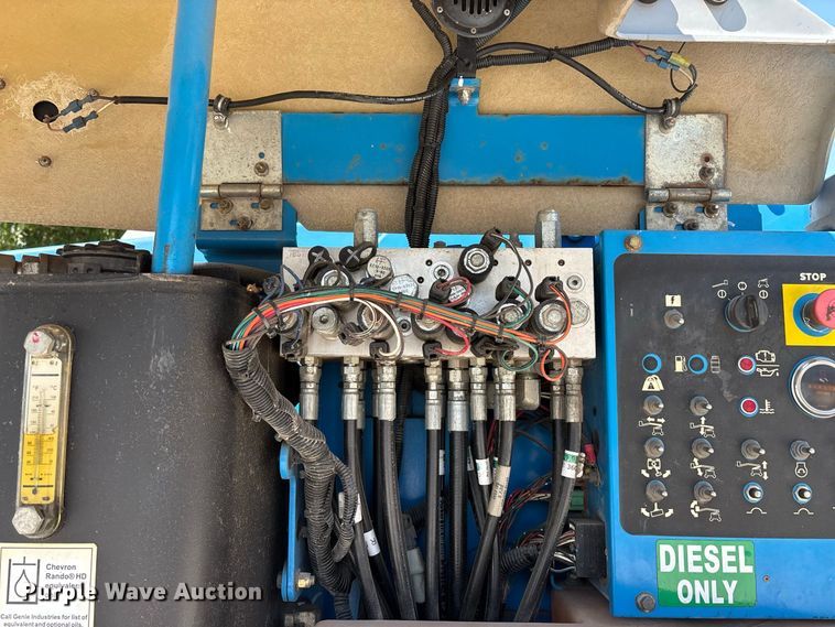 image for item EO4499 2011 Genie Z-45/25J boom lift