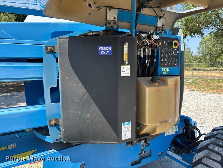 image for item EO4499 2011 Genie Z-45/25J boom lift
