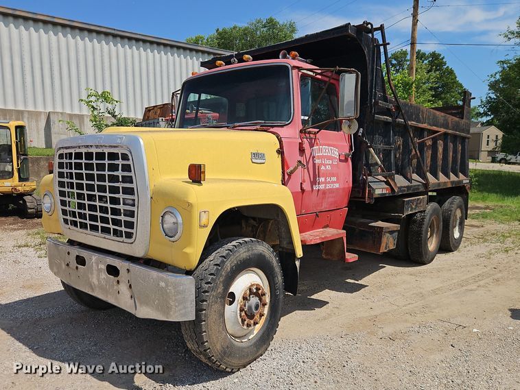 1974 Ford L9000 dump truck
