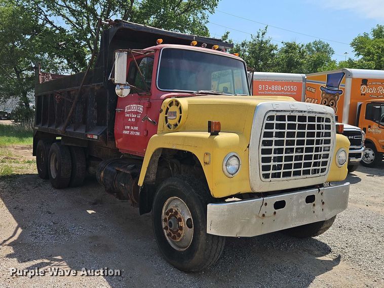 image for item EO7357 1974 Ford L9000 dump truck