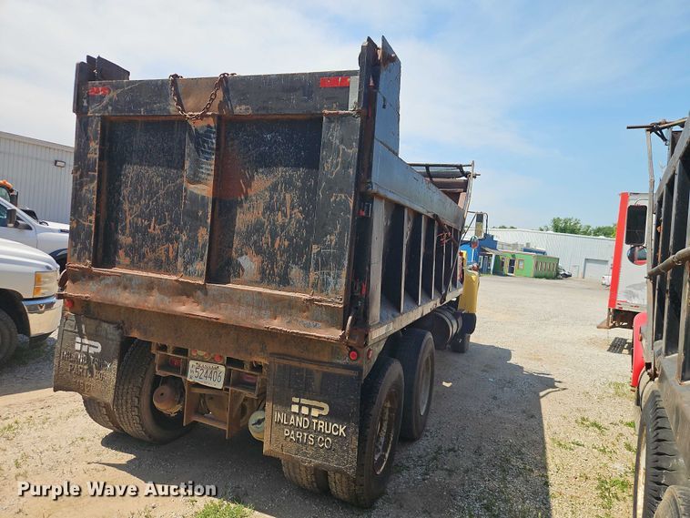 image for item EO7357 1974 Ford L9000 dump truck