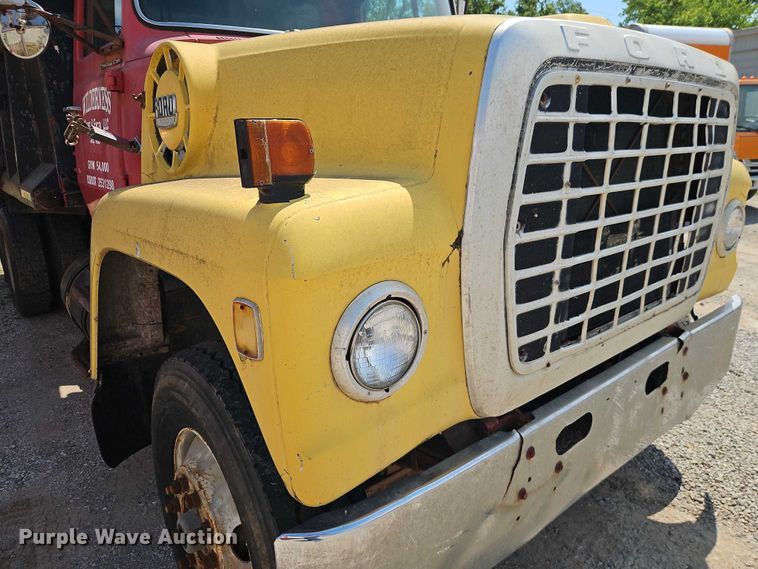 image for item EO7357 1974 Ford L9000 dump truck