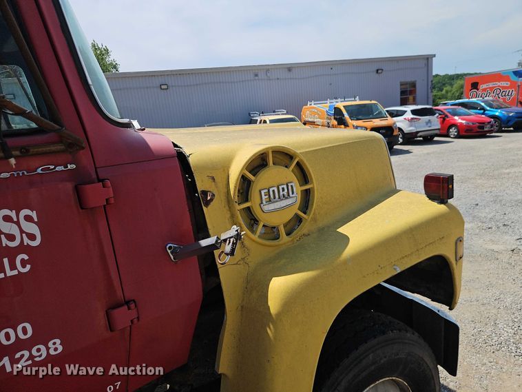 image for item EO7357 1974 Ford L9000 dump truck