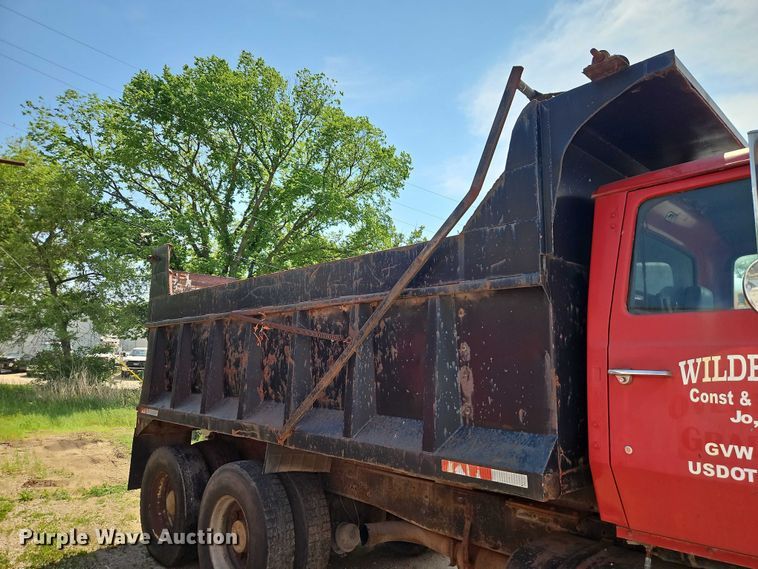 image for item EO7357 1974 Ford L9000 dump truck