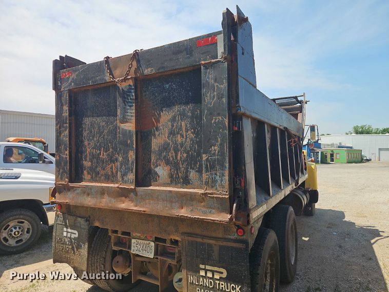 image for item EO7357 1974 Ford L9000 dump truck