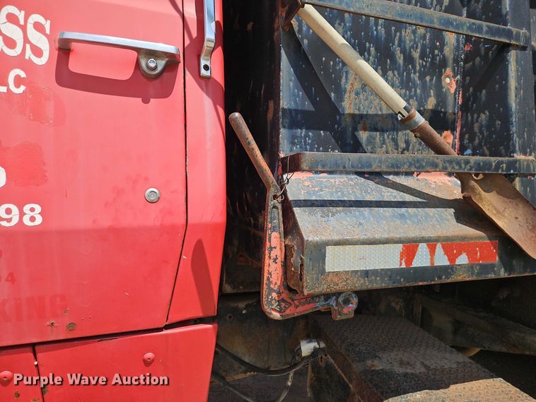 image for item EO7357 1974 Ford L9000 dump truck
