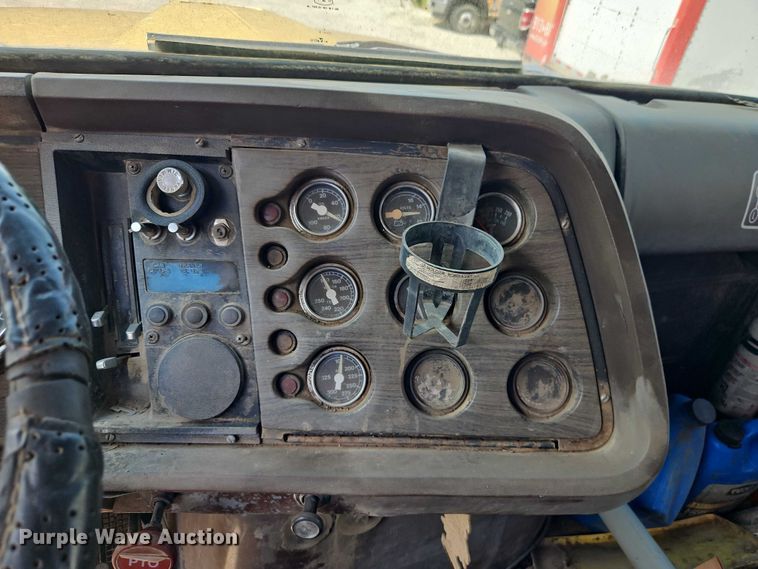 image for item EO7357 1974 Ford L9000 dump truck