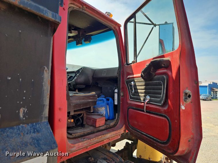 image for item EO7357 1974 Ford L9000 dump truck