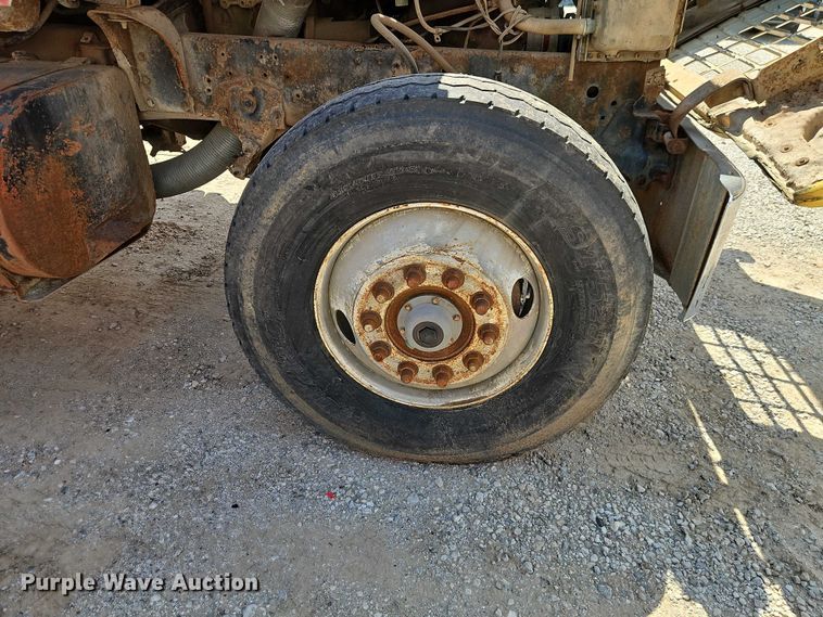 image for item EO7357 1974 Ford L9000 dump truck