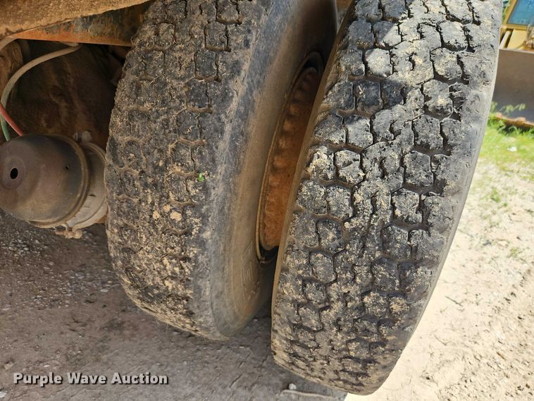image for item EO7357 1974 Ford L9000 dump truck