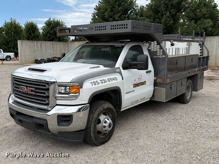 image for item EO8726 2017 GMC Sierra 3500HD flatbed pickup truck