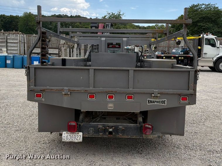 image for item EO8726 2017 GMC Sierra 3500HD flatbed pickup truck