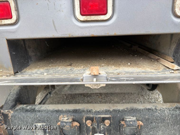 image for item EO8726 2017 GMC Sierra 3500HD flatbed pickup truck
