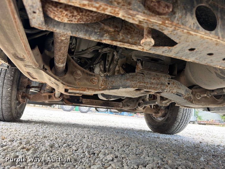 image for item EO8726 2017 GMC Sierra 3500HD flatbed pickup truck